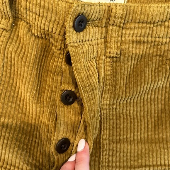 Madewell Griff Superwide-Leg Fatigue Cargo Pants in Garment-Dyed Corduroy - Picture 11 of 12